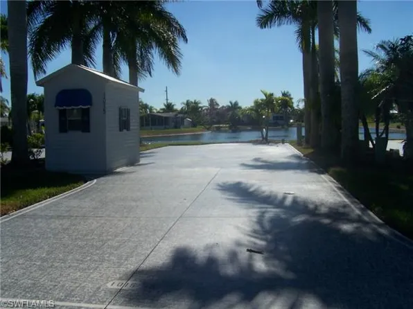 1015 Diamond Lake Cir, Naples, FL 34114