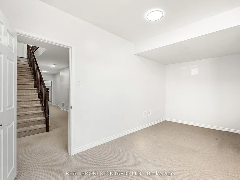 43 Claridge Dr — Photo 30