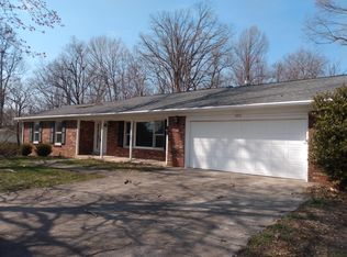 533 W Crocus Dr, Radcliff, KY 40160