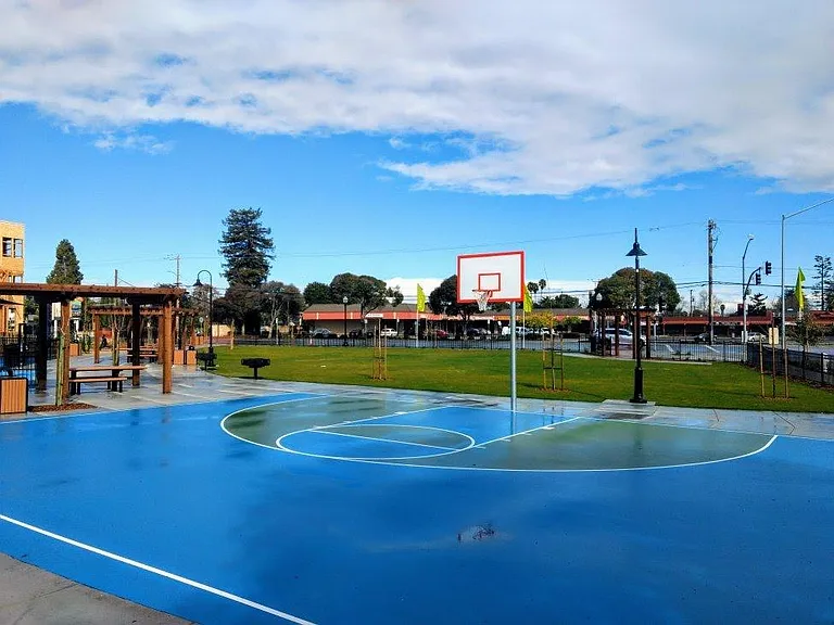 Wiser Park 3 min walk