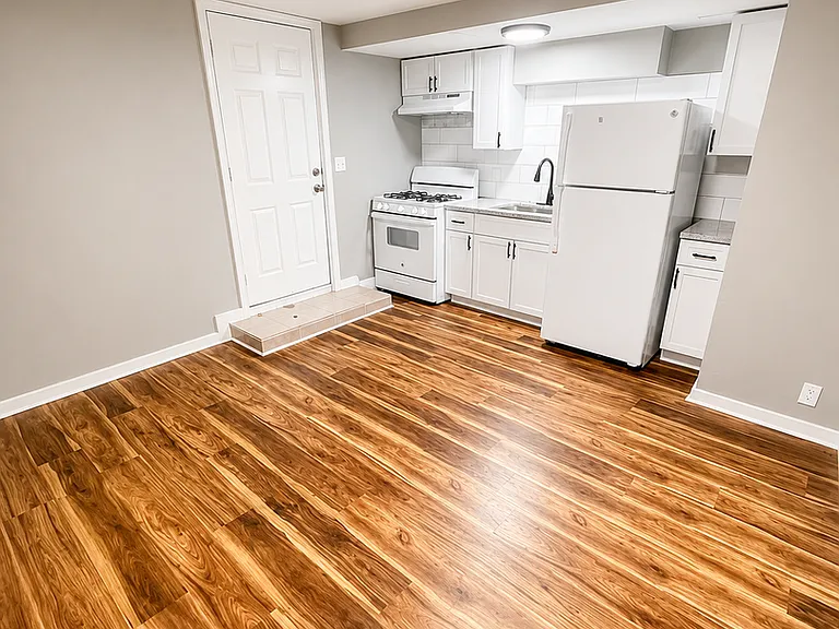 University Place Apartments — Photo 8