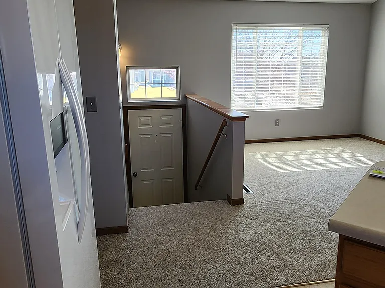 Upstairs / Entryway