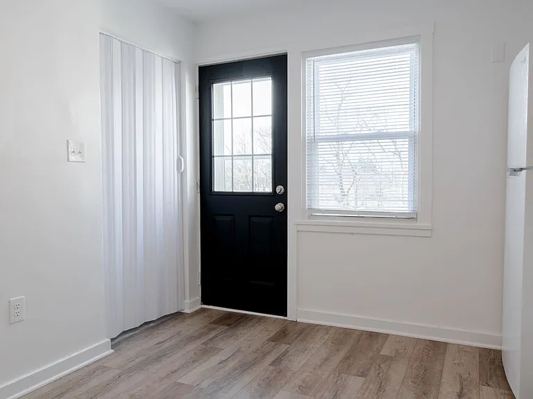 23 Midland Heights Cir #A — Photo 12