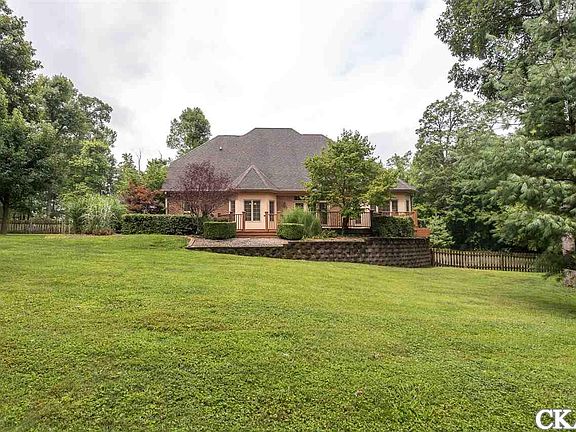 3rd image of 183 Shelby Ln