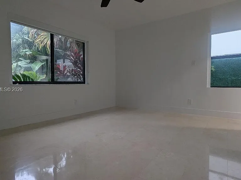 1508 NE 5th Ct — Photo 16