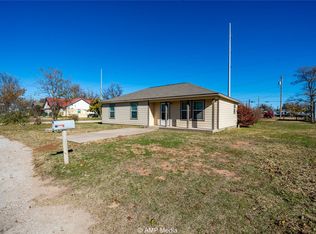 710 N Cedar St, Seymour, TX 76380