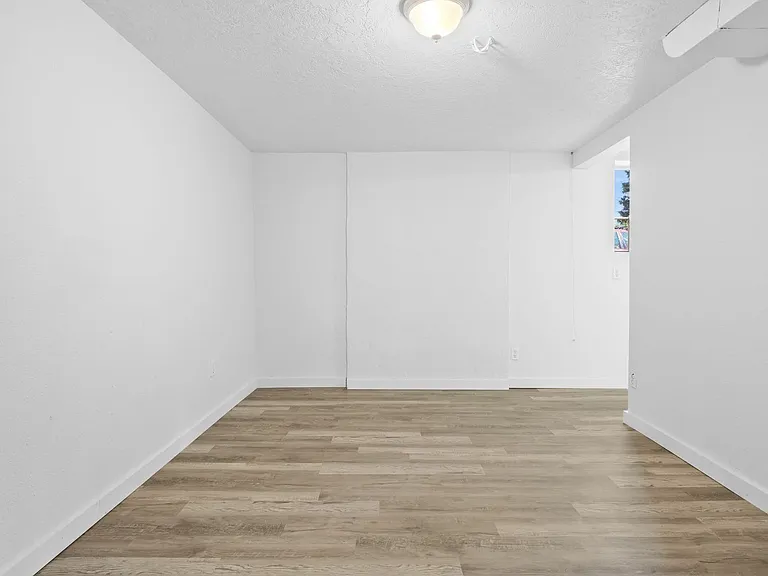 7684 N Vancouver Ave — Photo 5