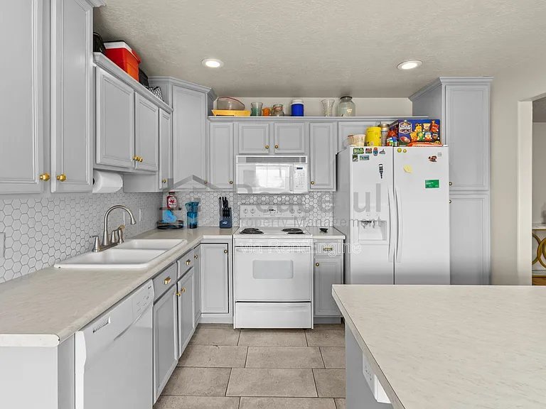 1541 W West Lane Ct — Photo 12