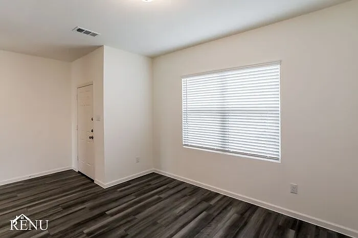 1605 Braeburn Ln — Photo 6