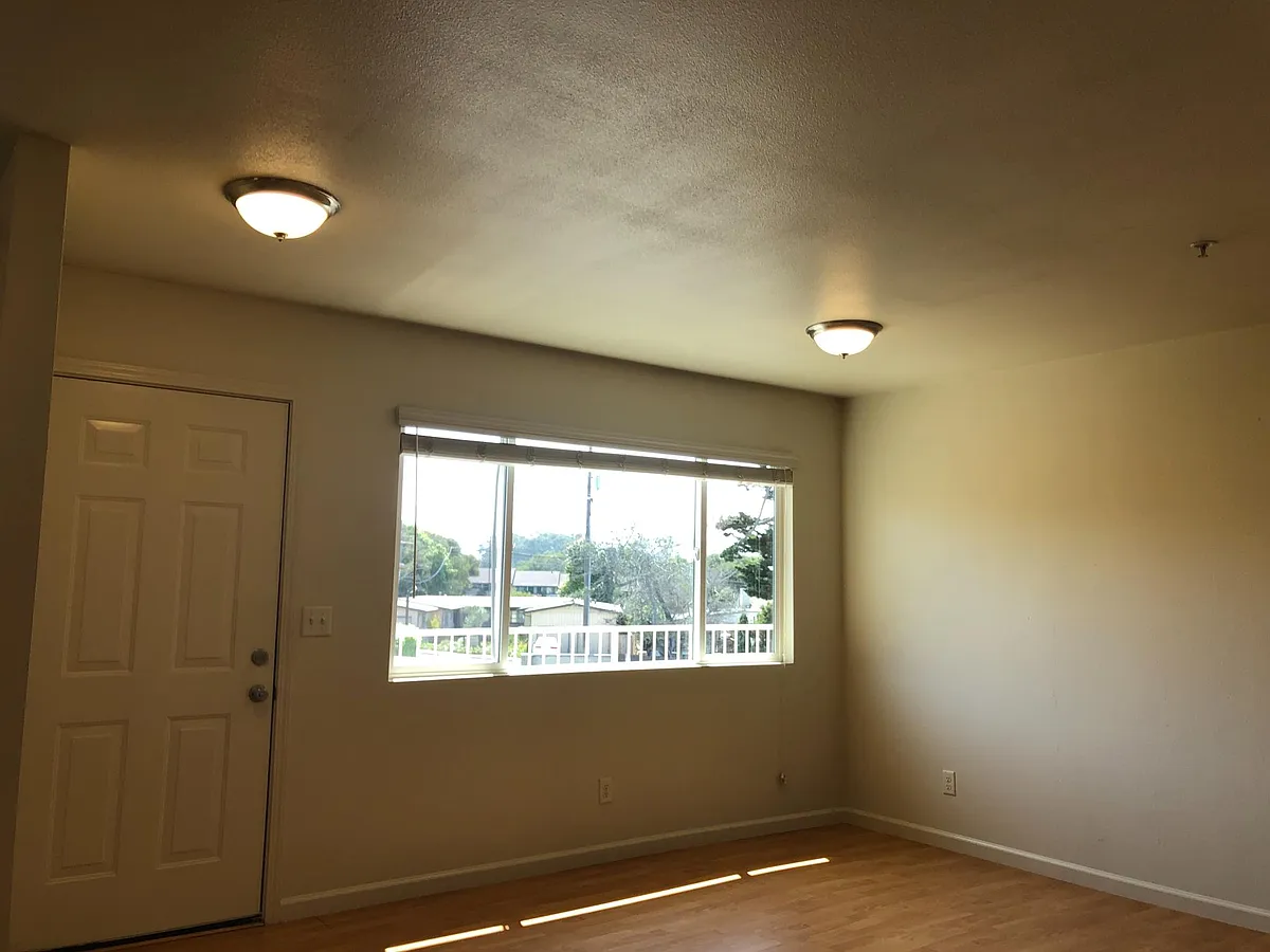 Building Photo - Casa Verde Way