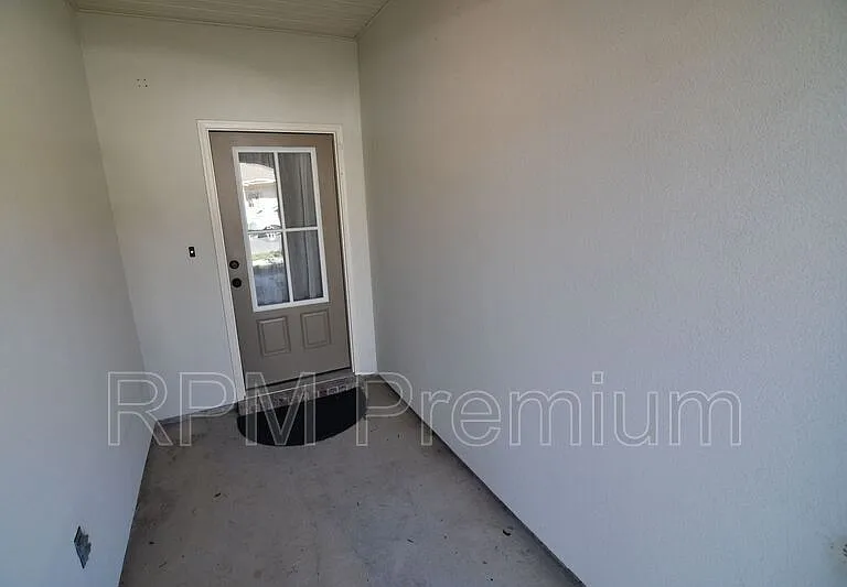 7108 Kenilworth Crossing Ave — Photo 3