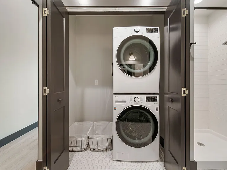 One Eleven Greenwood - Save Up to $500 OFF Your 1st Month's Rent! Move-In Deadlines Apply, Apply ... — Photo 38