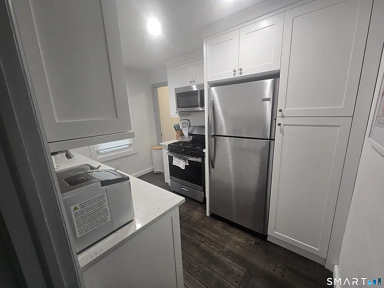 275 Burnsford Ave — Photo 10