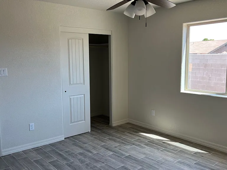 2603 S 18th Dr — Photo 6