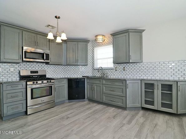 2 Wycombe Court, Toms River, NJ 08757