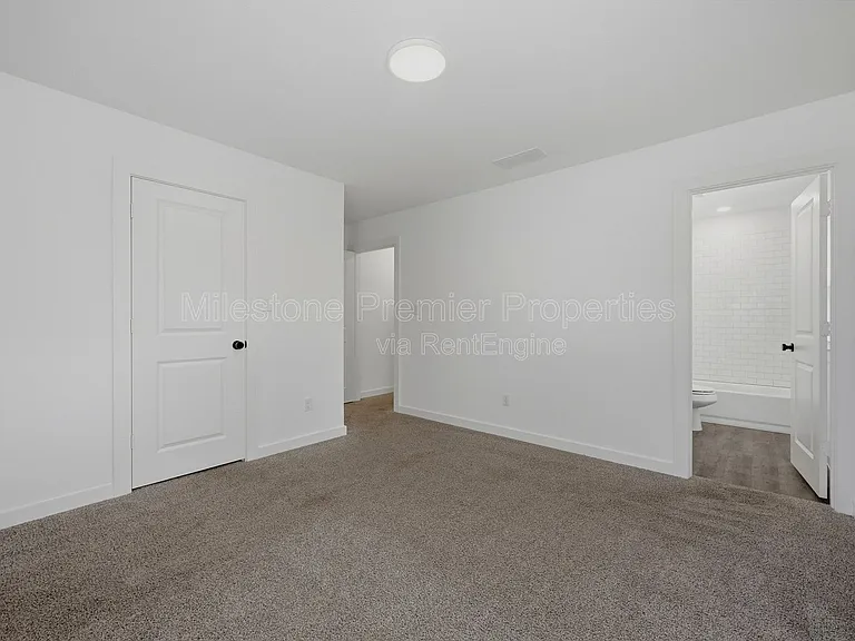 227 W Bond St — Photo 17