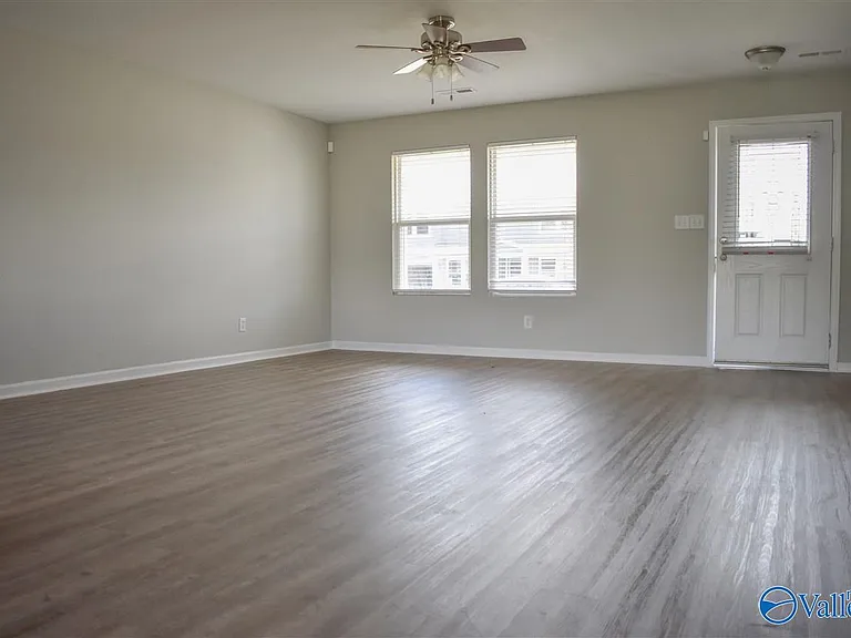 315 Kenneth Blvd NW — Photo 12
