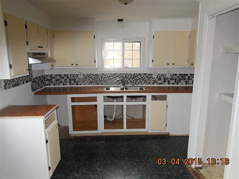 2nd image of 8520 Courthouse Rd