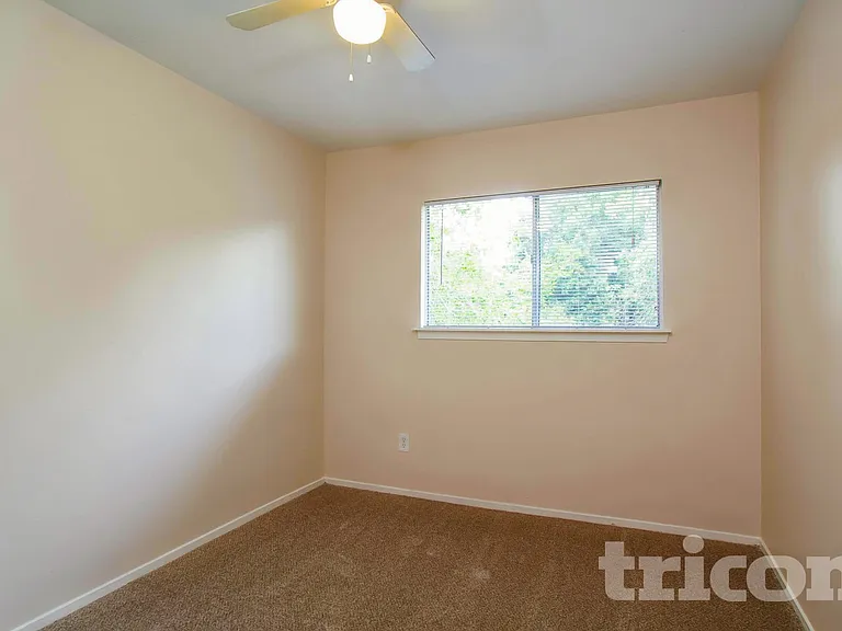 8610 Pine Shores Dr — Photo 13