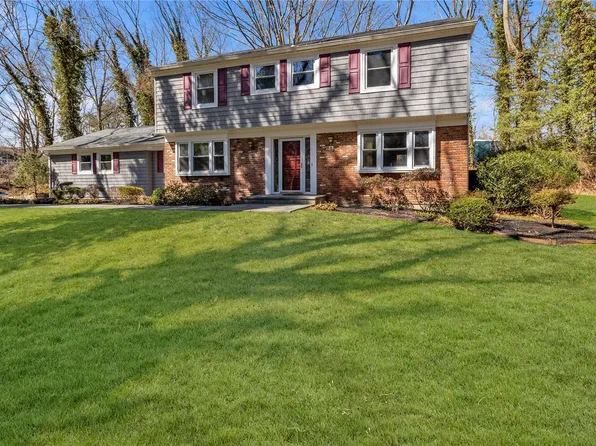 21 Ebbtide Ln, Dix Hills, NY 11746
