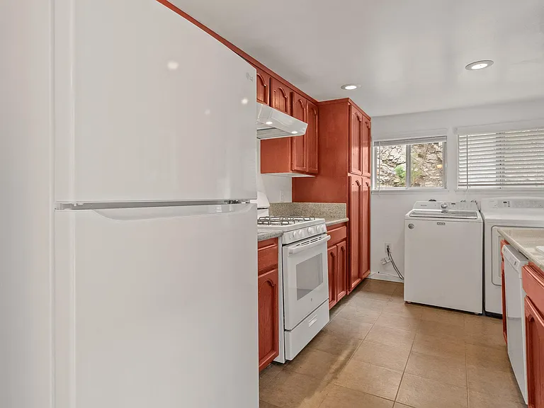 1628 N Beverly Glen Blvd — Photo 7