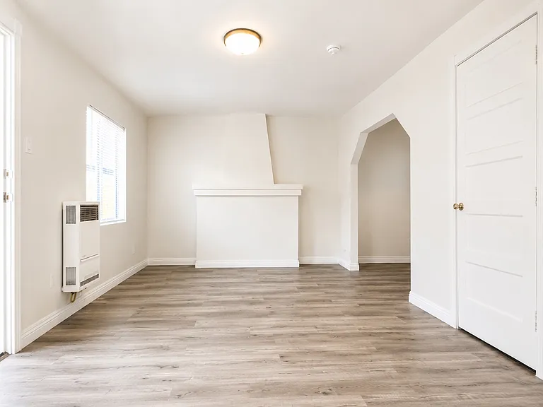 4218 Lockwood Ave #10 — Photo 7