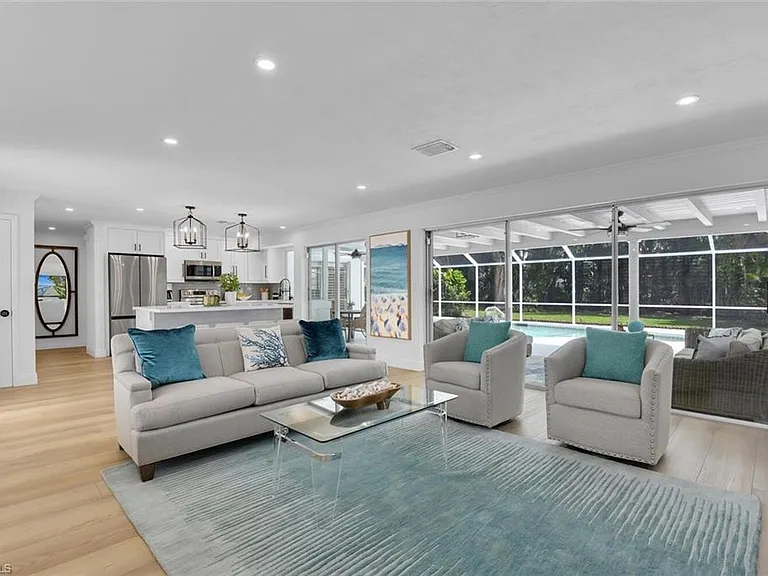 740 Park Shore Dr — Photo 4