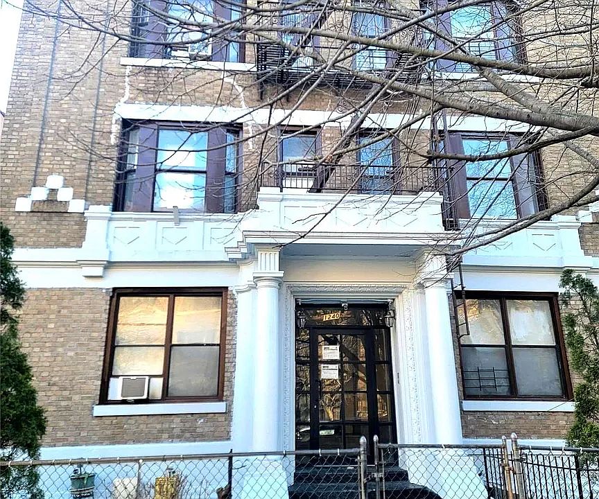 1st image of 1240 Union St #16