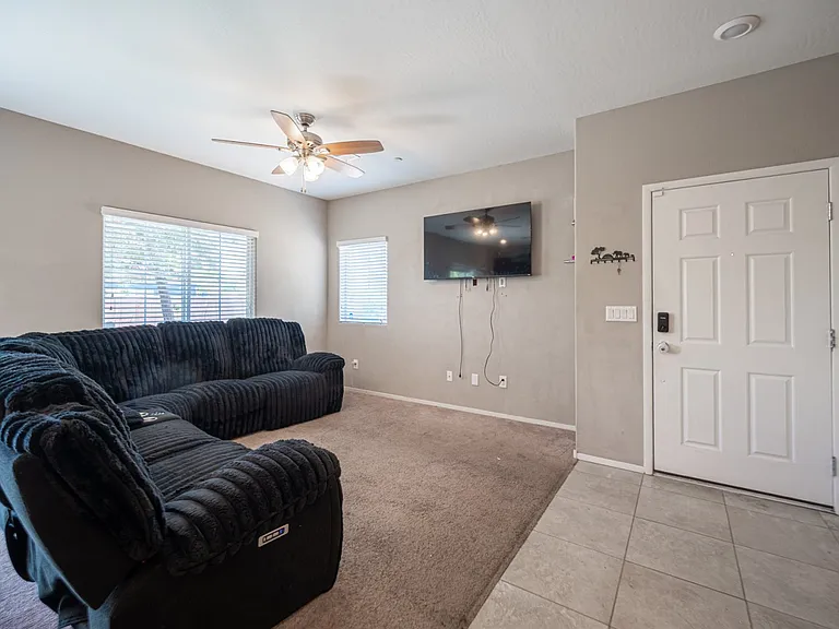2715 Amazing Meadows Ave — Photo 8