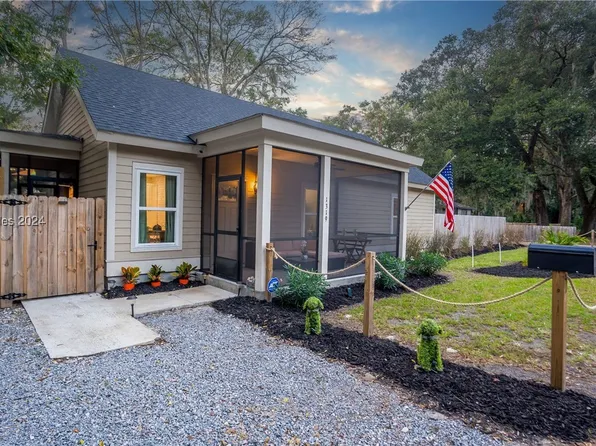 1319 He Smalls Ct, Port Royal, SC 29935