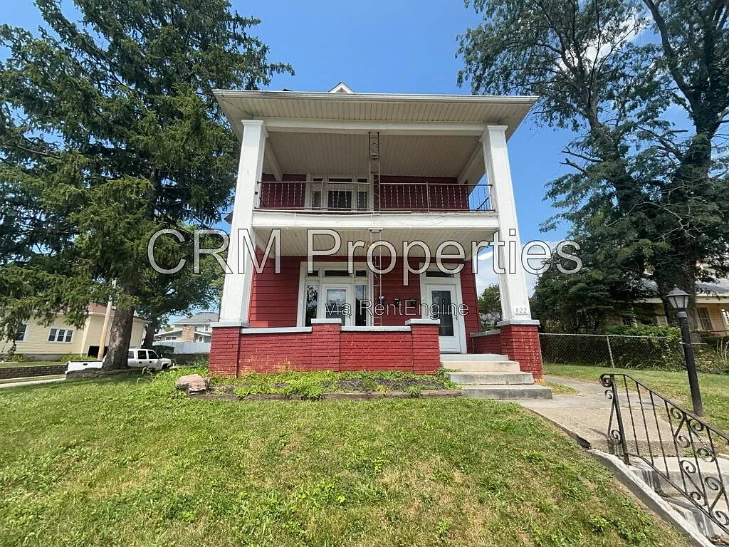2 bed, 1.0 bath, 1394 sqft, $900 — Photo 2