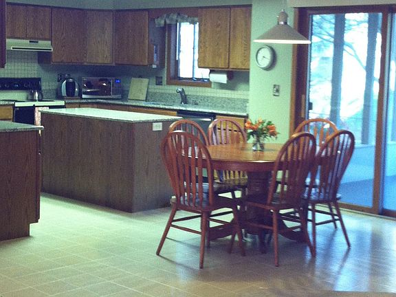 Eatin kitchen