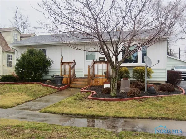2225 Sheffield Pl, Northwood, OH 43619