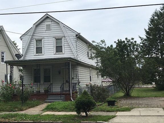 2nd image of 1012 Franklin St