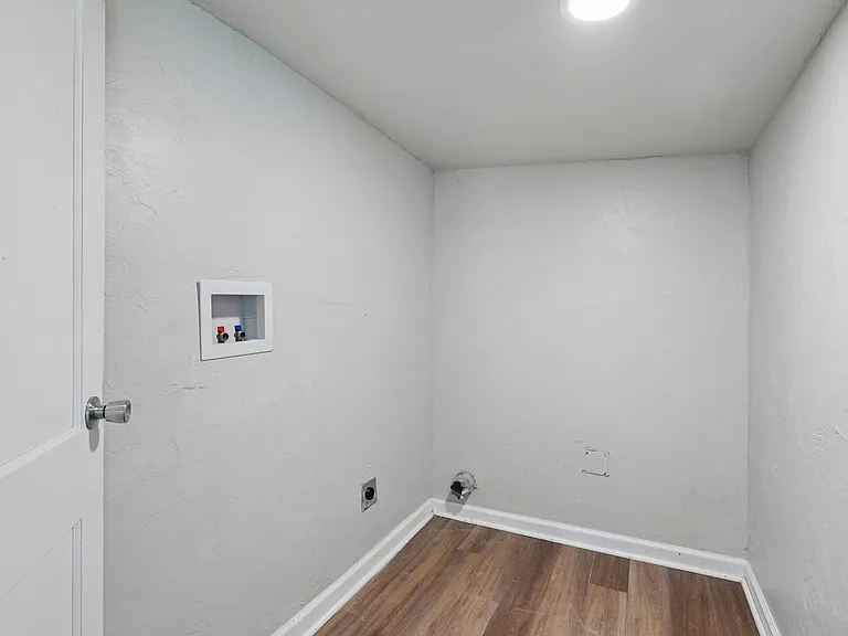 510 N Marshall Dr — Photo 32