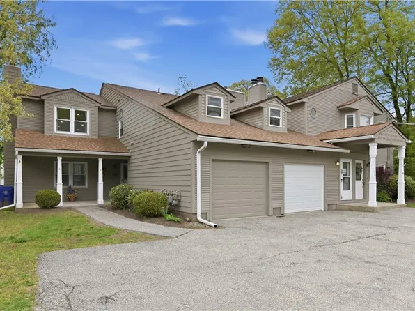 38 Stone Trl #C, North Providence, RI 02904