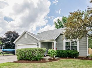 1126 Windridge Dr, Crystal Lake, IL 60014