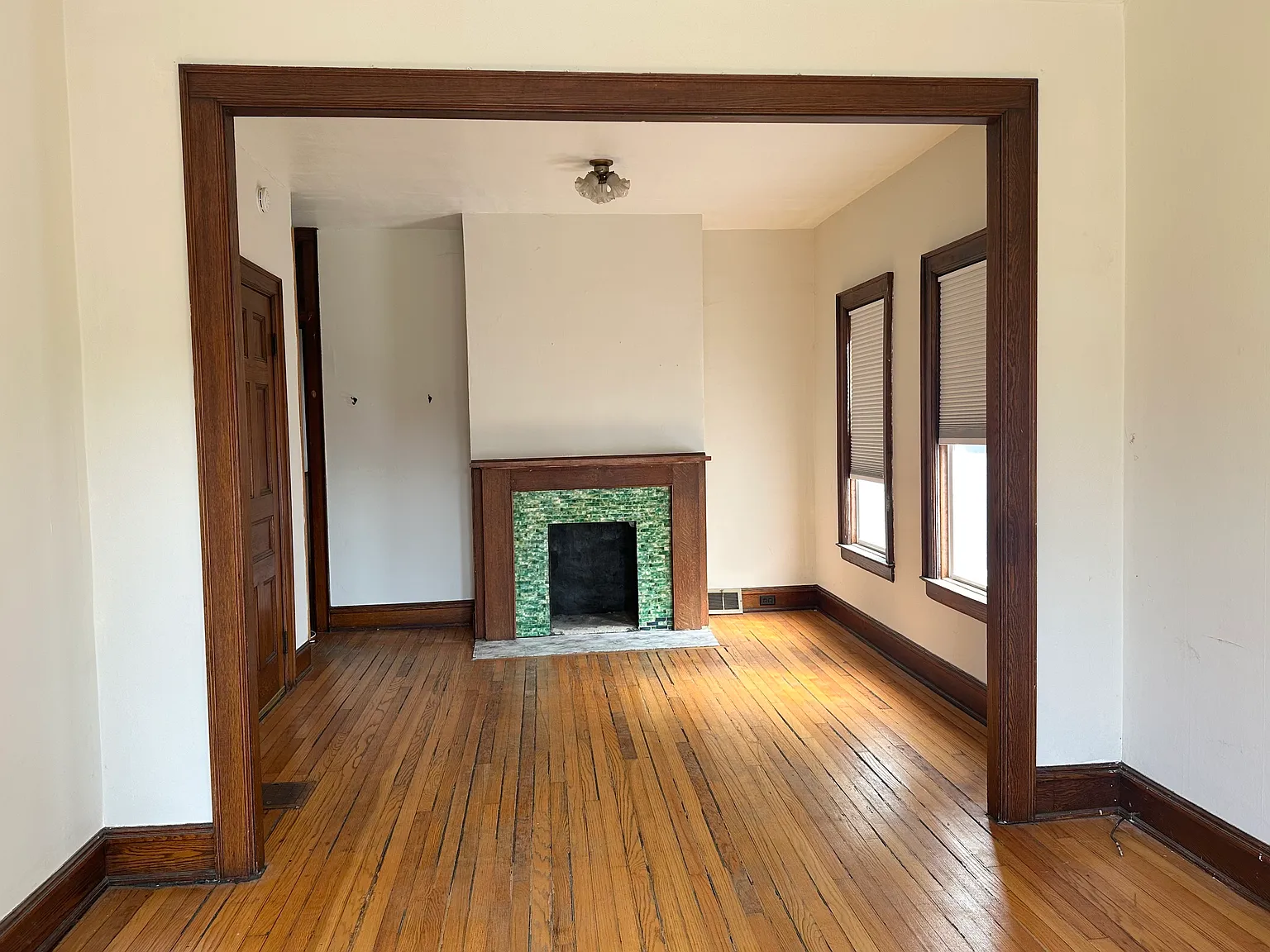 2 bed, 1100 sqft, $1,600 — Photo 2