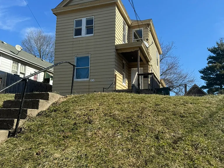 1318 Manss Ave — Photo 2