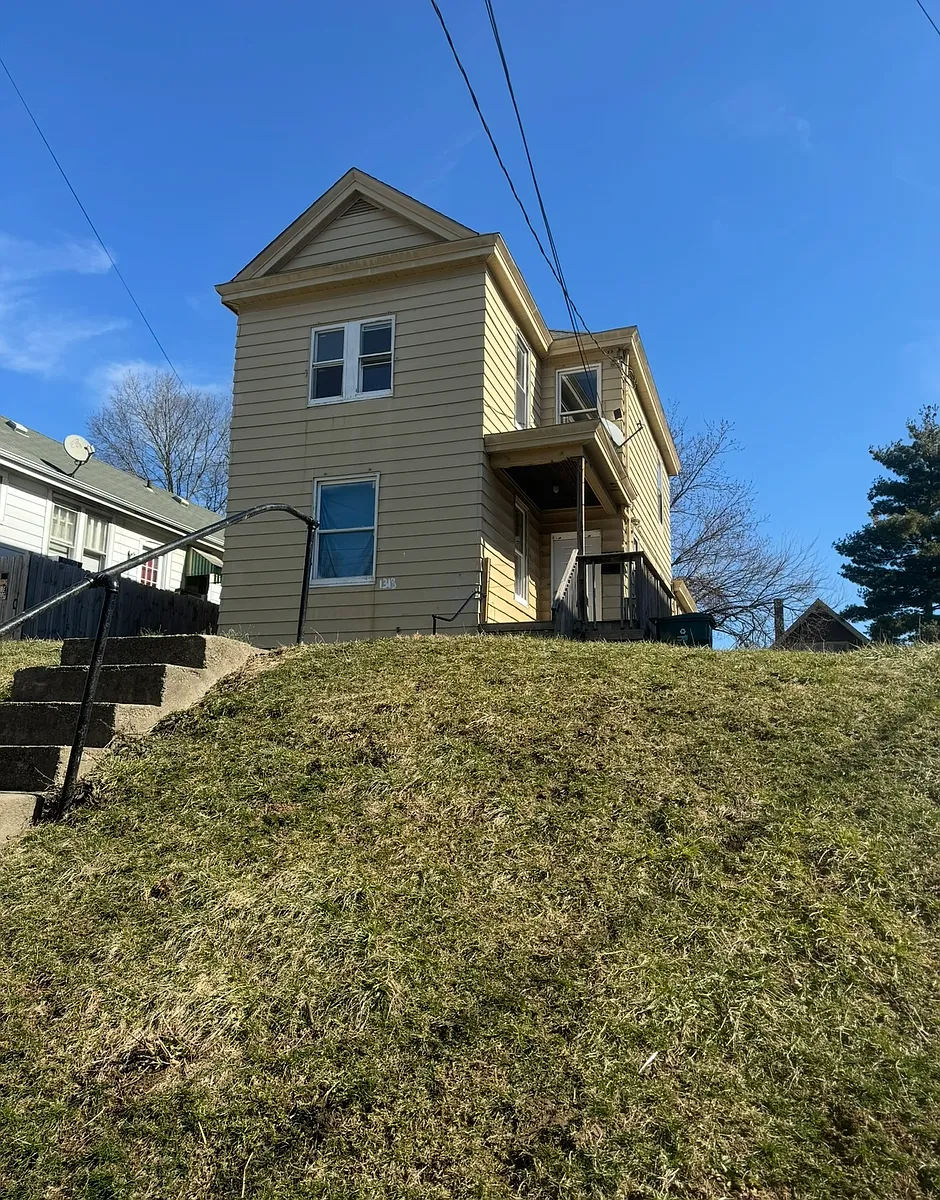 Building Photo - 1318 Manss Ave