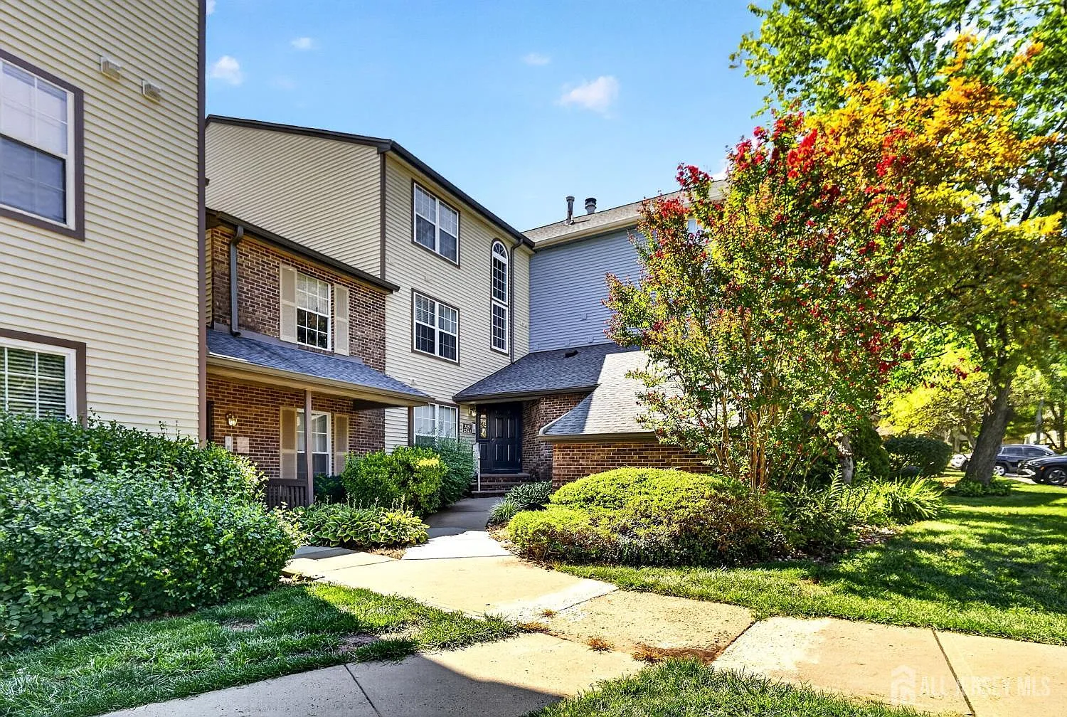 2 bed, 2.0 bath, $2,350 — Photo 1