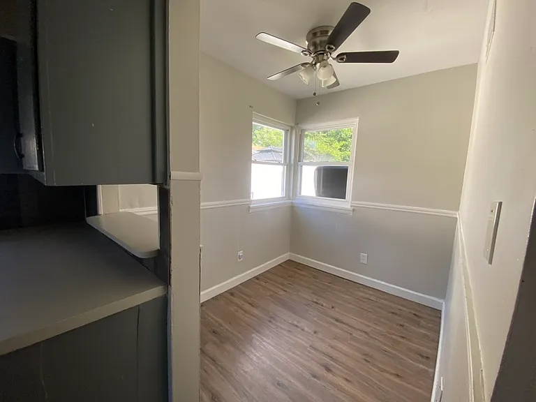 12305 Emery Ave — Photo 8