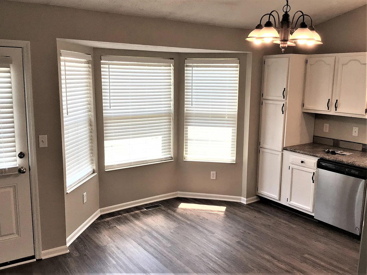 3 bed, 2.5 bath, 1565 sqft, $2,225 — Photo 4