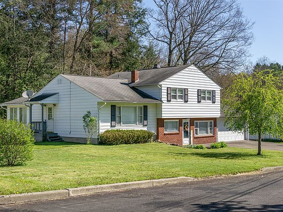2nd image of 234 Ridgefield Rd