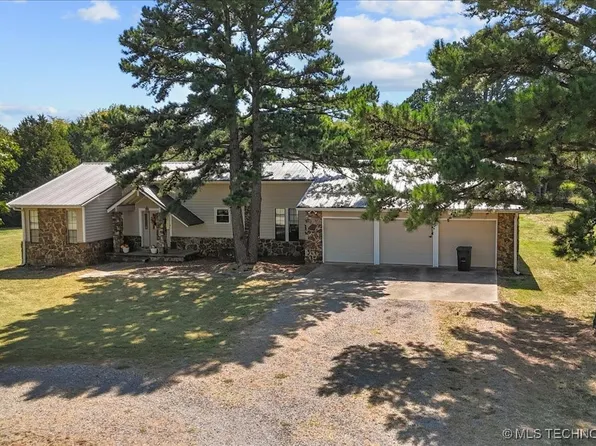 22029 McKenzie Rd, Poteau, OK 74953