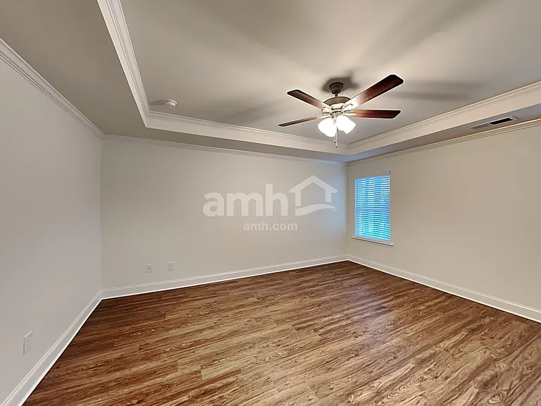 1410 Ashlyn Ct — Photo 12