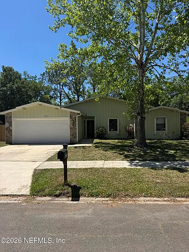 8321 Crosswind Rd Photo 1