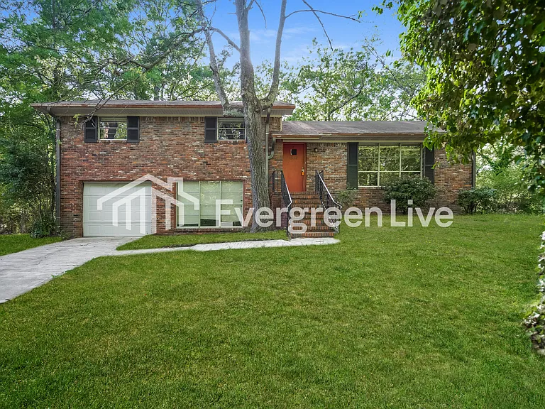1912 Cottonwood Ave — Photo 1