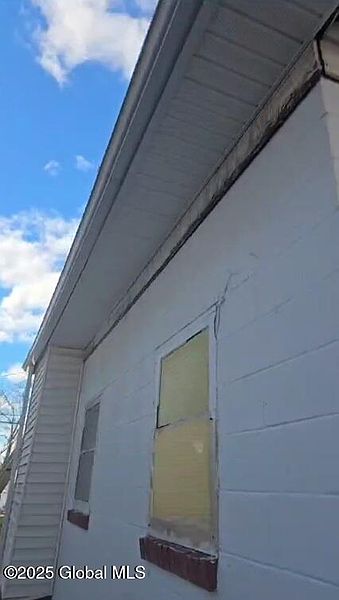 4th image of 1033 Cutler Street