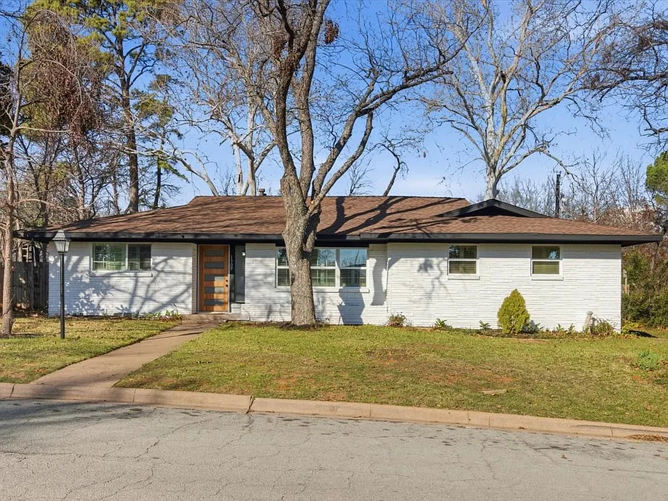 1509 University Dr